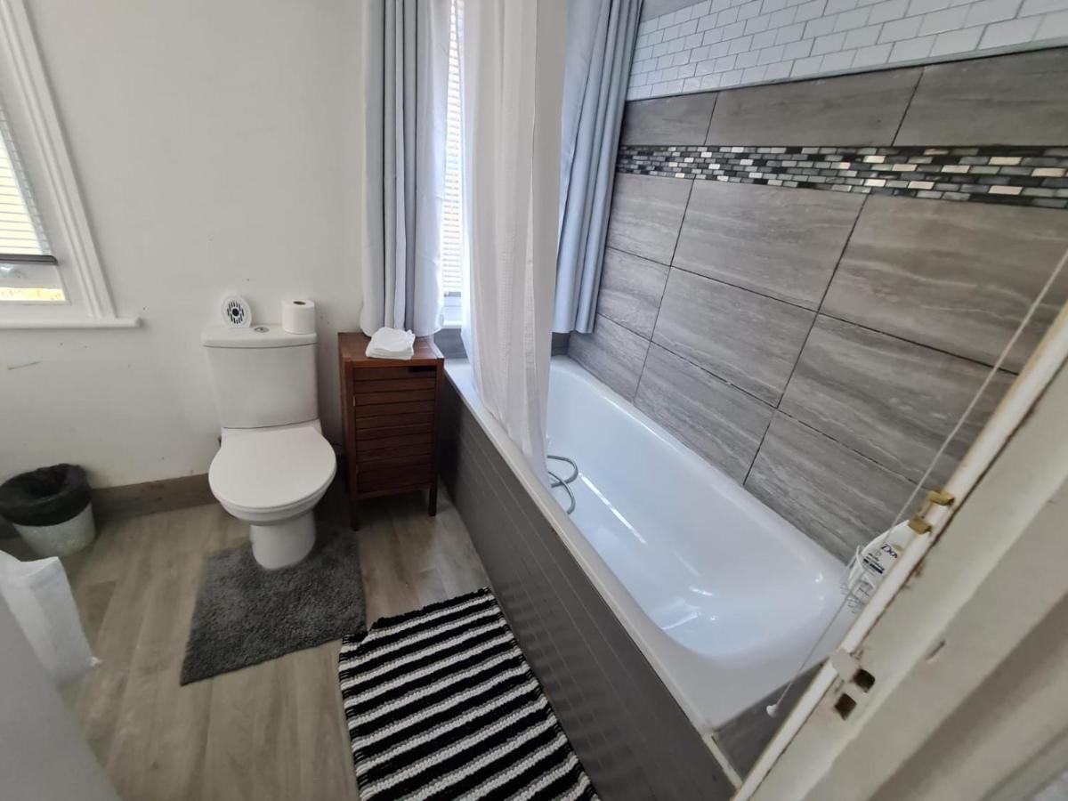 Вилла 3-Bed House In London Self-Contained In Ladywell Экстерьер фото